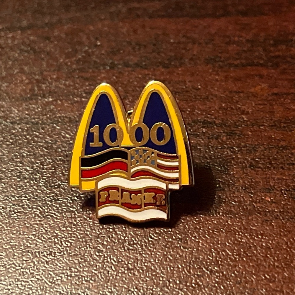 McDonald’s Golden Arches 1000 Franke France America Employee Lapel Hat Pin